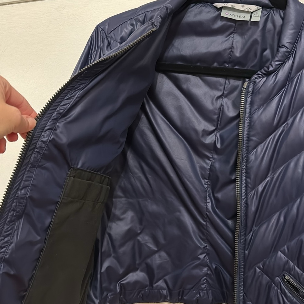 Mint Condition, Athleta Size Small. Lightweight P… - image 3